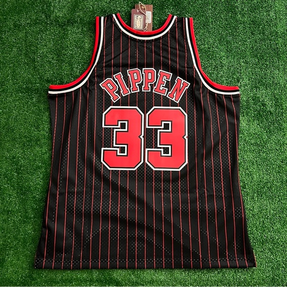 Scottie Pippen Chicago Bulls 1995-1996 Mitchell & Ness Black NBA Swingman Jersey - Picture 2 of 7